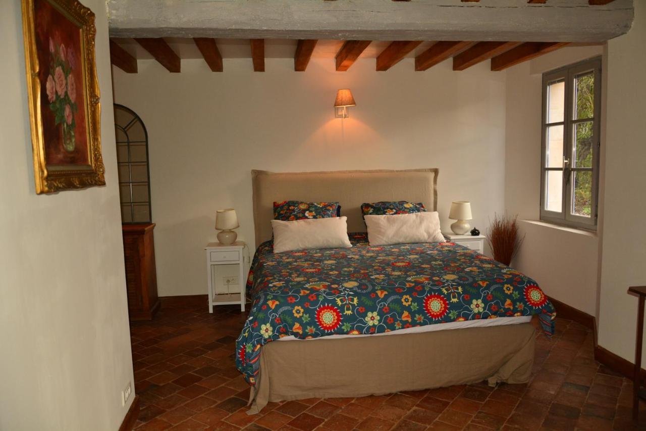 Le Vieux Saule Hotel Saints-en-Puisaye Kültér fotó