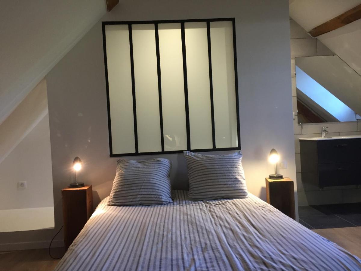 Le Vieux Saule Hotel Saints-en-Puisaye Kültér fotó