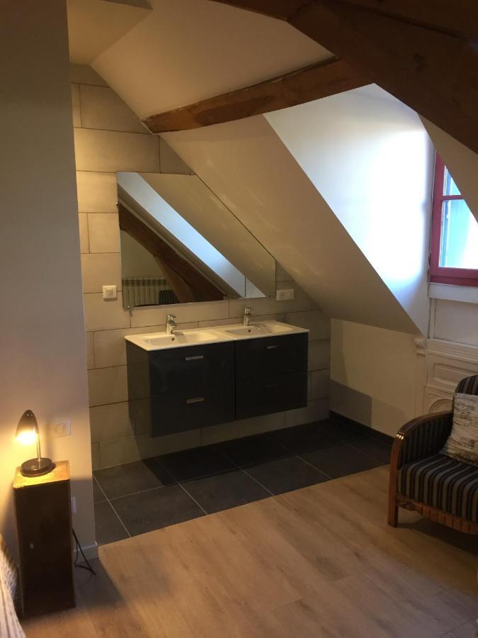 Le Vieux Saule Hotel Saints-en-Puisaye Kültér fotó